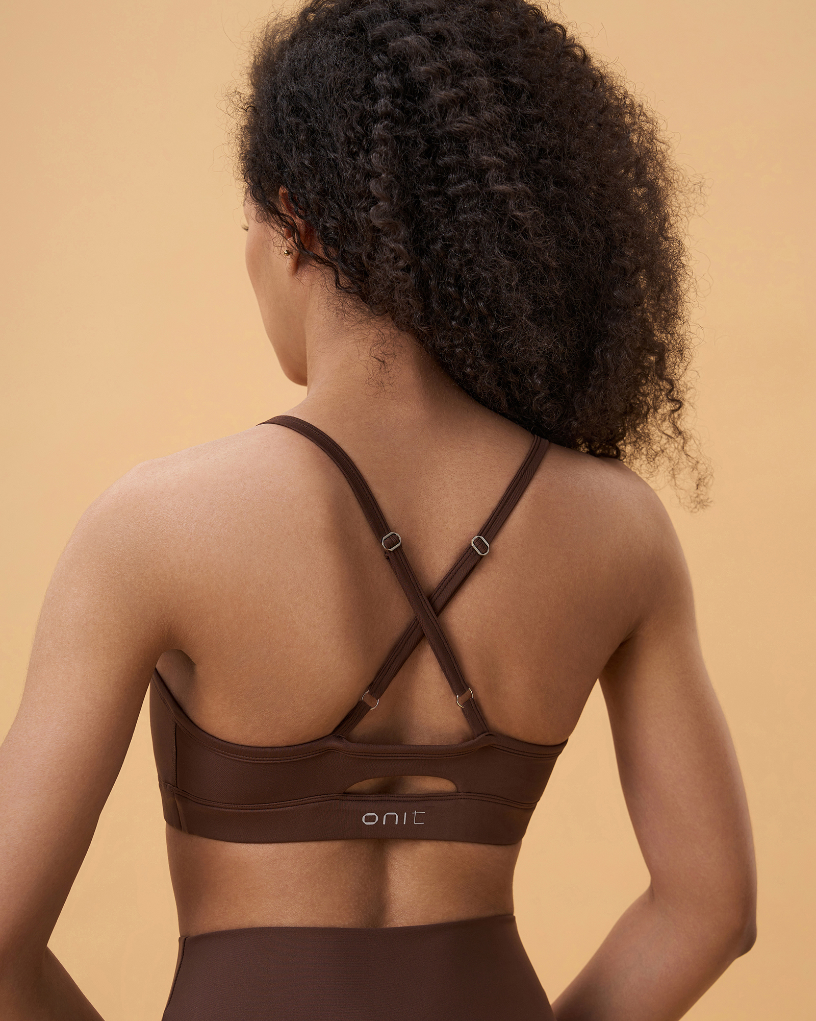 ТОП СПОРТИВНЫЙ ЛЕГКОЙ ПОДДЕРЖКИ "ATTRACT" ON FITFORM
