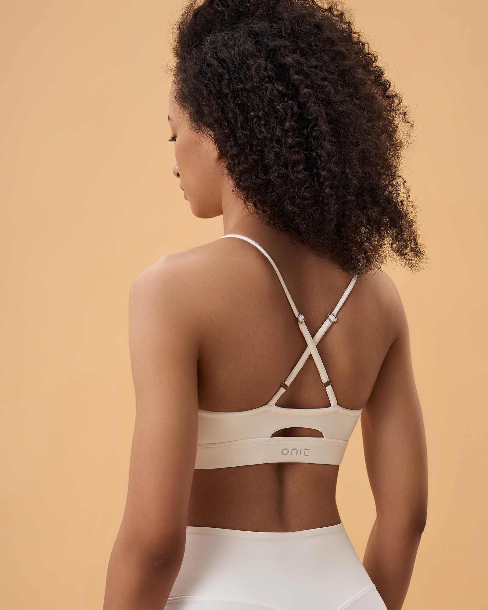 ТОП СПОРТИВНЫЙ ЛЕГКОЙ ПОДДЕРЖКИ "ATTRACT" ON FITFORM