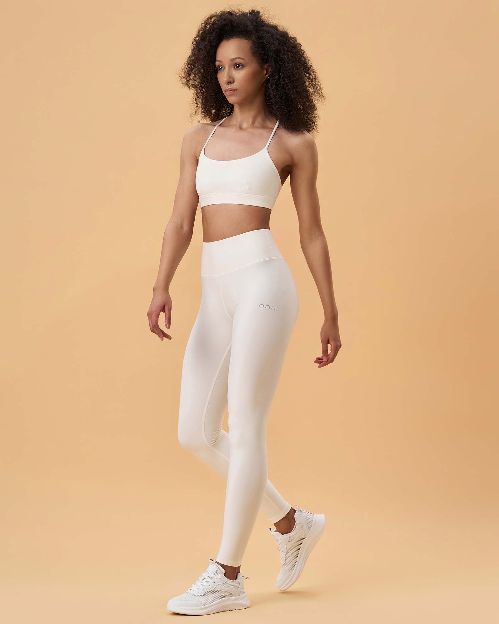 ТОП СПОРТИВНЫЙ ЛЕГКОЙ ПОДДЕРЖКИ "ATTRACT" ON FITFORM