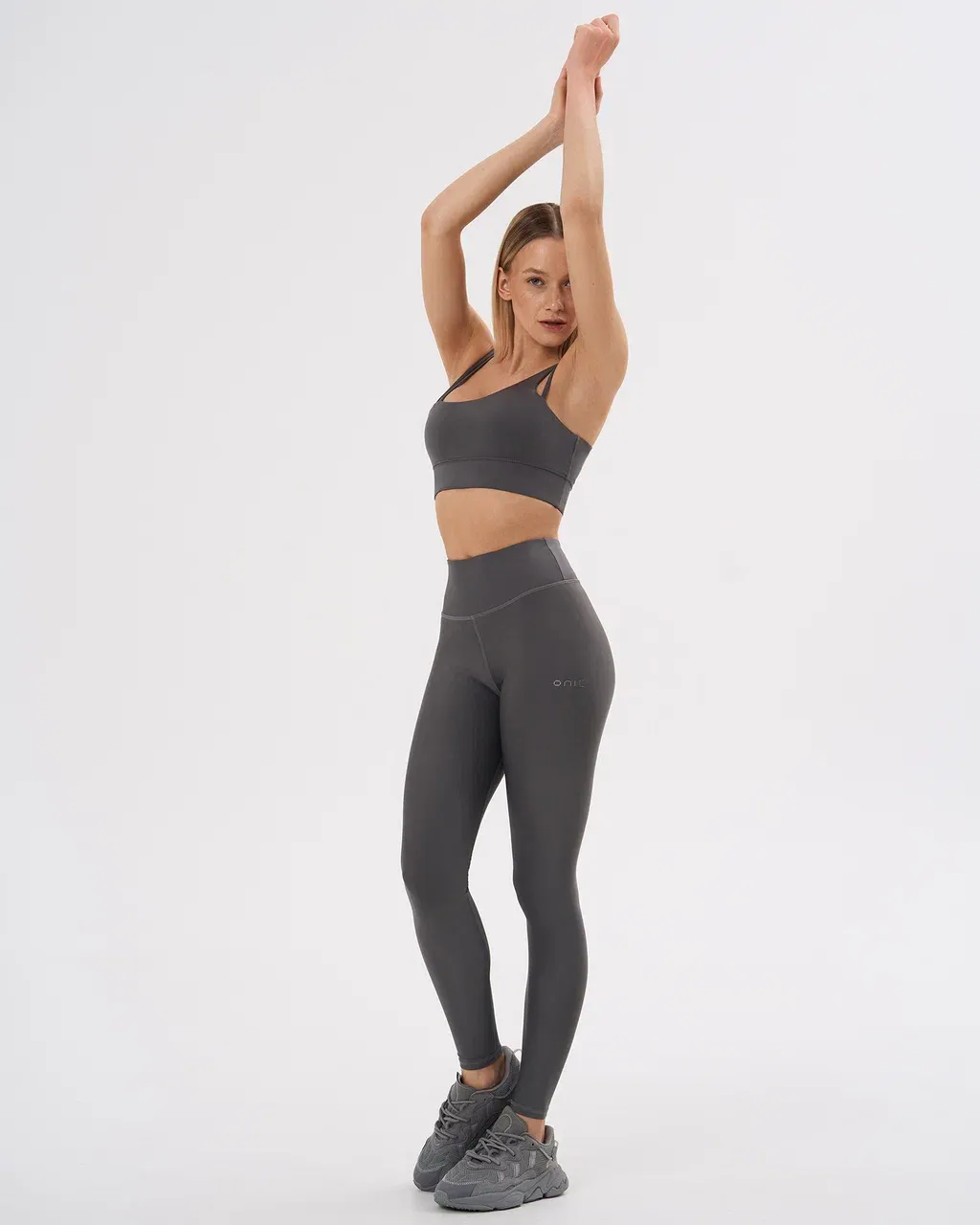 ТОП СПОРТИВНЫЙ СРЕДНЕЙ ПОДДЕРЖКИ "HINT" ON FITFORM