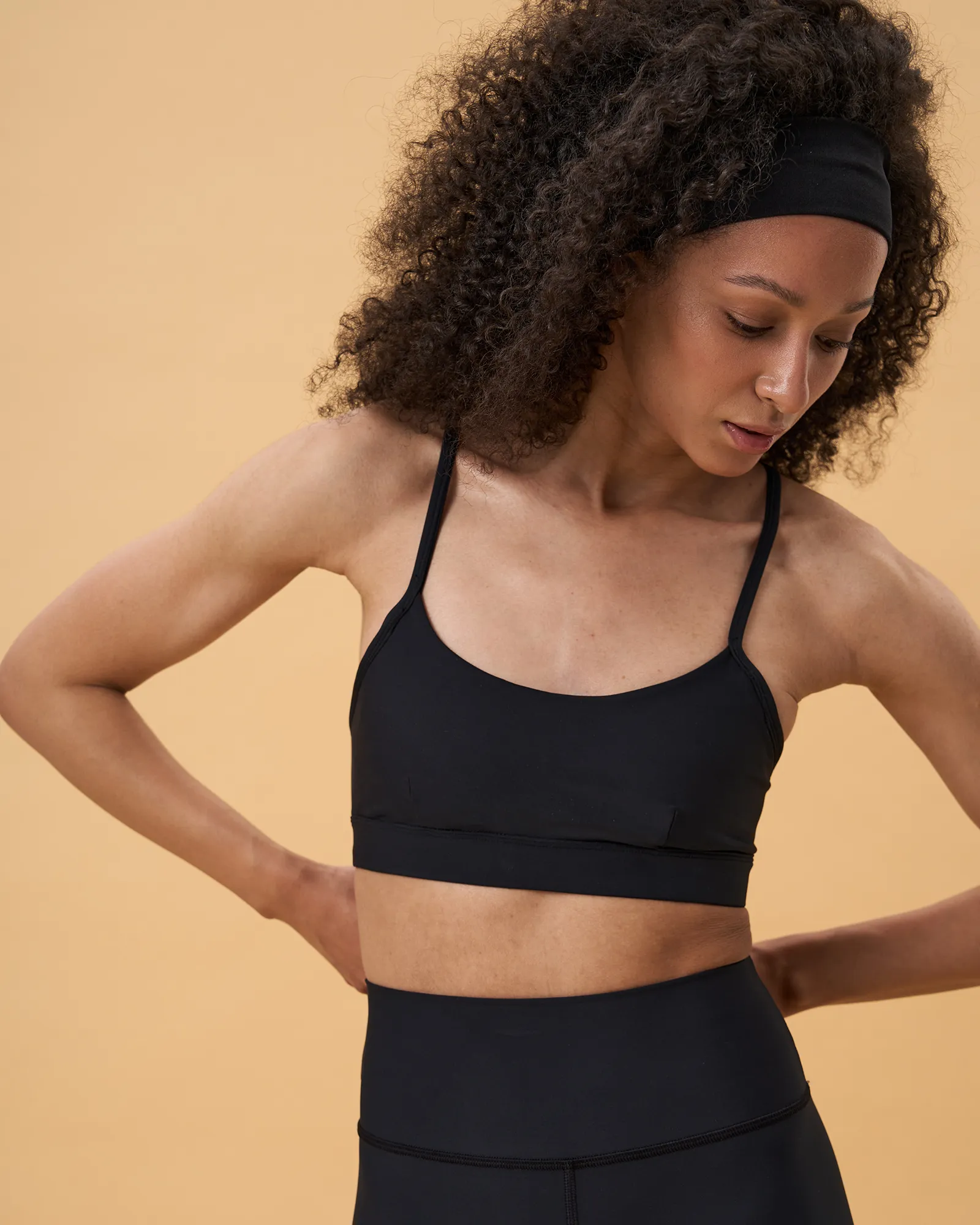 ТОП СПОРТИВНЫЙ ЛЕГКОЙ ПОДДЕРЖКИ "ATTRACT" ON FITFORM