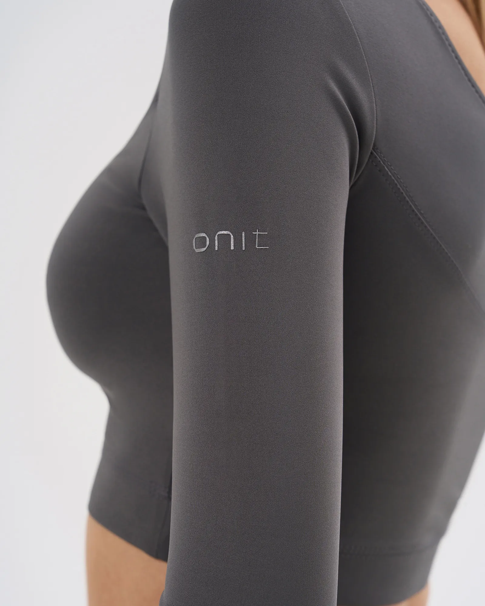 ТОП СПОРТИВНЫЙ С ДЛИННЫМ РУКАВОМ "HINT" ON FITFORM